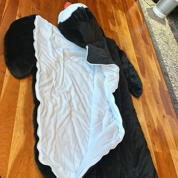 Penguin Sleeping bag soft velvet fabric with side zip for kids. - Picture 9 of 13